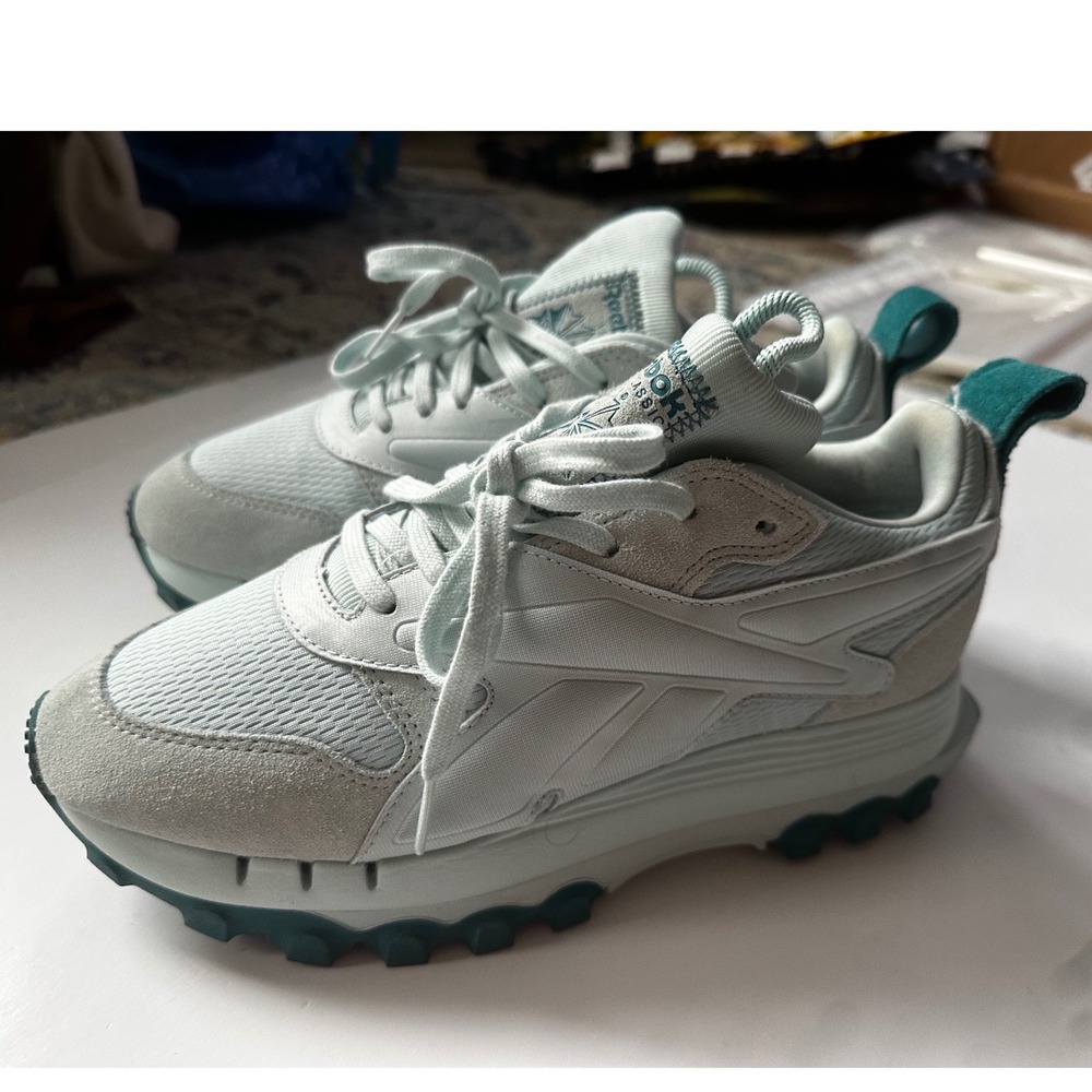 Reebok x Cardi B Classic Leather V2 Whisper Blue Sneakers Womens 8.5 GW8873